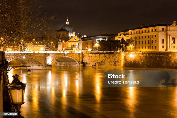 Roma À Noite Ponte Vittorio Emanuele - Fotografias de stock e mais imagens de Altare Della Patria - Altare Della Patria, Antigo, Arcaico