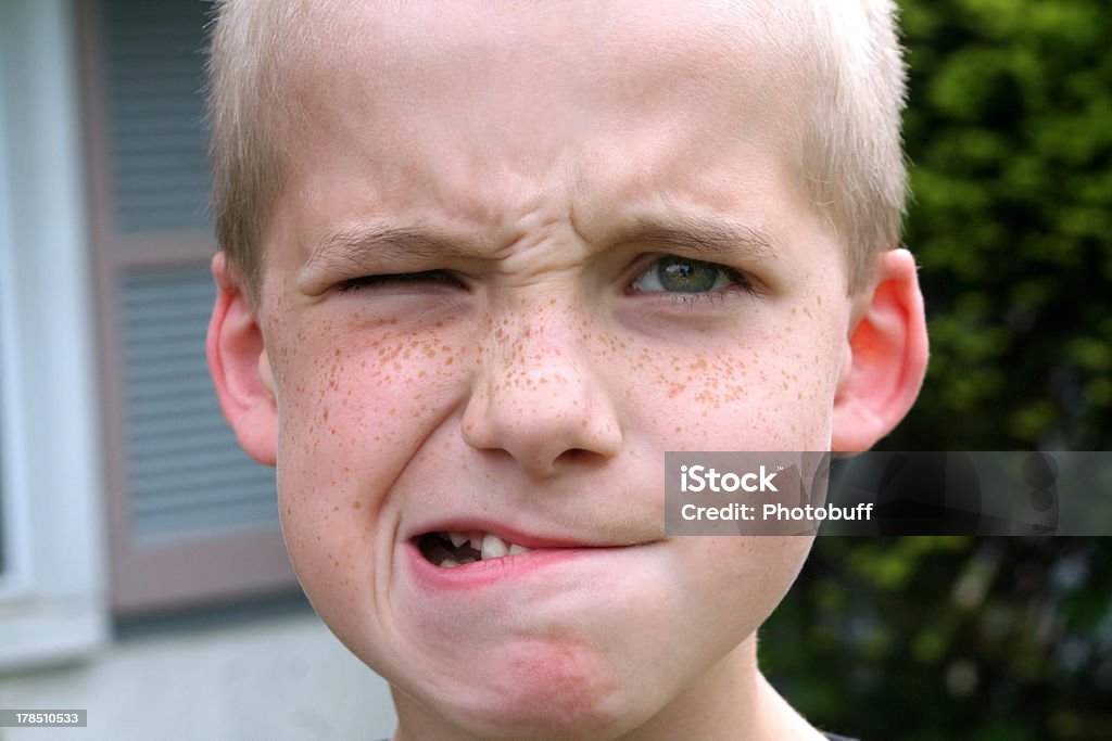 Petit garçon avec une Expression Popeye - Photo de Déformé libre de droits
