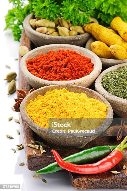 Mistura Colorida De Especiarias - Fotografias de stock e mais imagens de Alimentação Saudável - Alimentação Saudável, Amarelo, Anis
