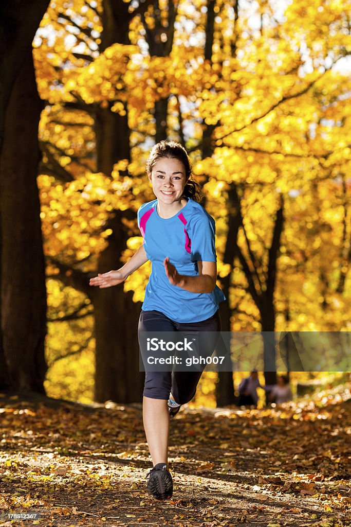 Jovem mulher exercitar ao ar livre - Royalty-free 14-15 Anos Foto de stock