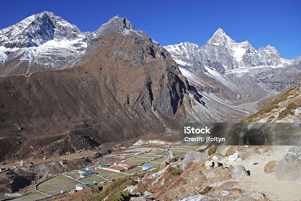 Machermo valley, Himalaias, Nepal - Foto de stock de Aldeia royalty-free