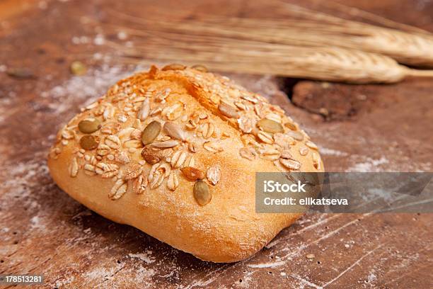 Хлеб Семена — стоковые фотографии и другие картинки Батон - Батон, Без людей, Горизонтальный