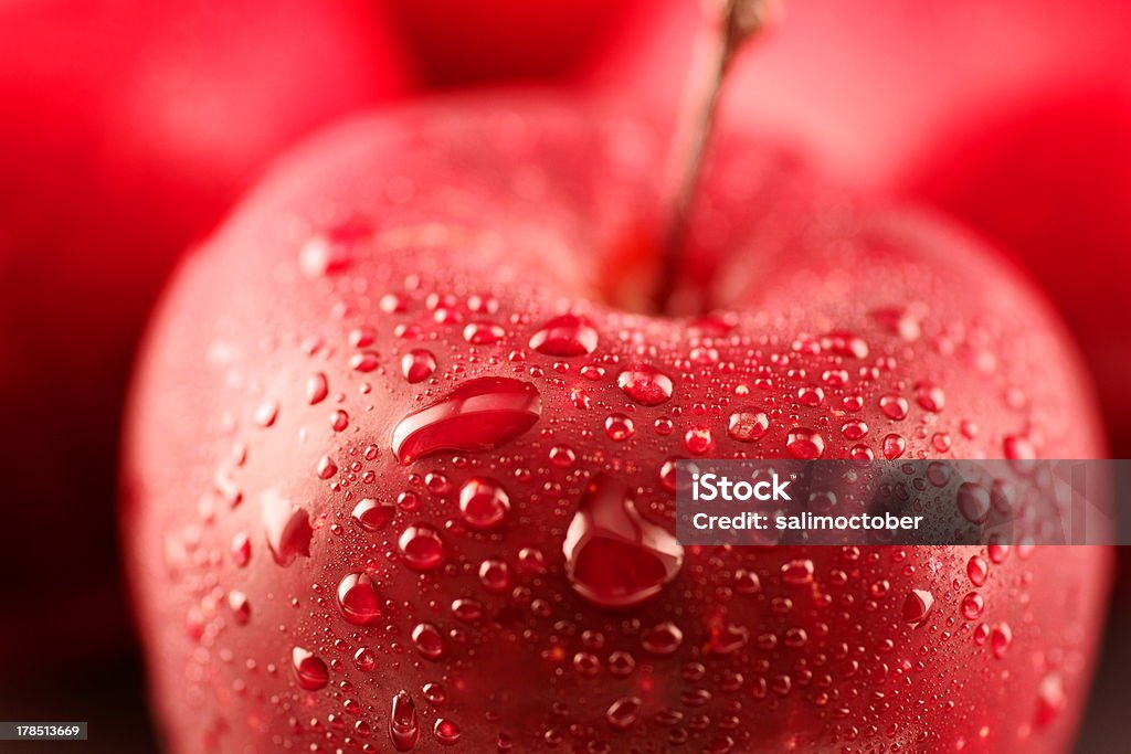 Rojo jugoso manzana - Foto de stock de Alimento libre de derechos