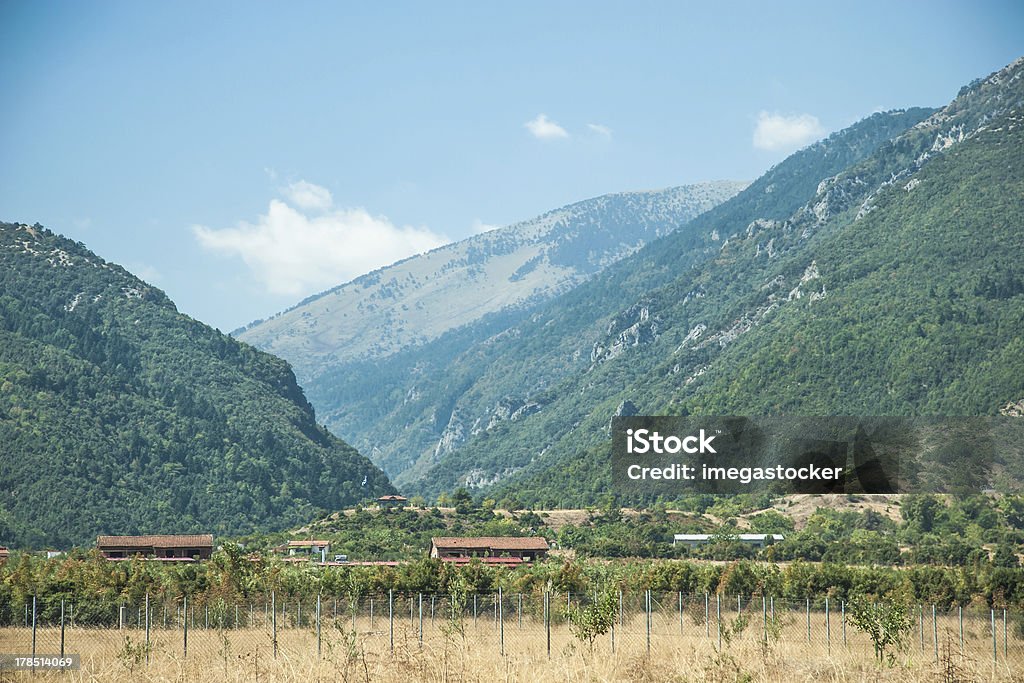 VISTA A LAS MONTAÑAS-Parque nacional de Olympus - Foto de stock de Aire libre libre de derechos