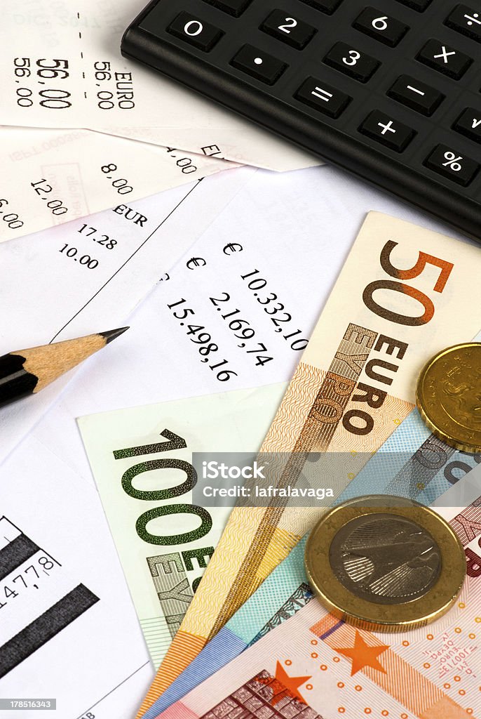 Евро, калькулятор, расходы и карандаш - Стоковые фото Европейская валюта роялти-фри