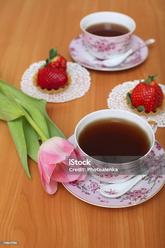 Tulpen und Tee - Lizenzfrei Baumblüte Stock-Foto