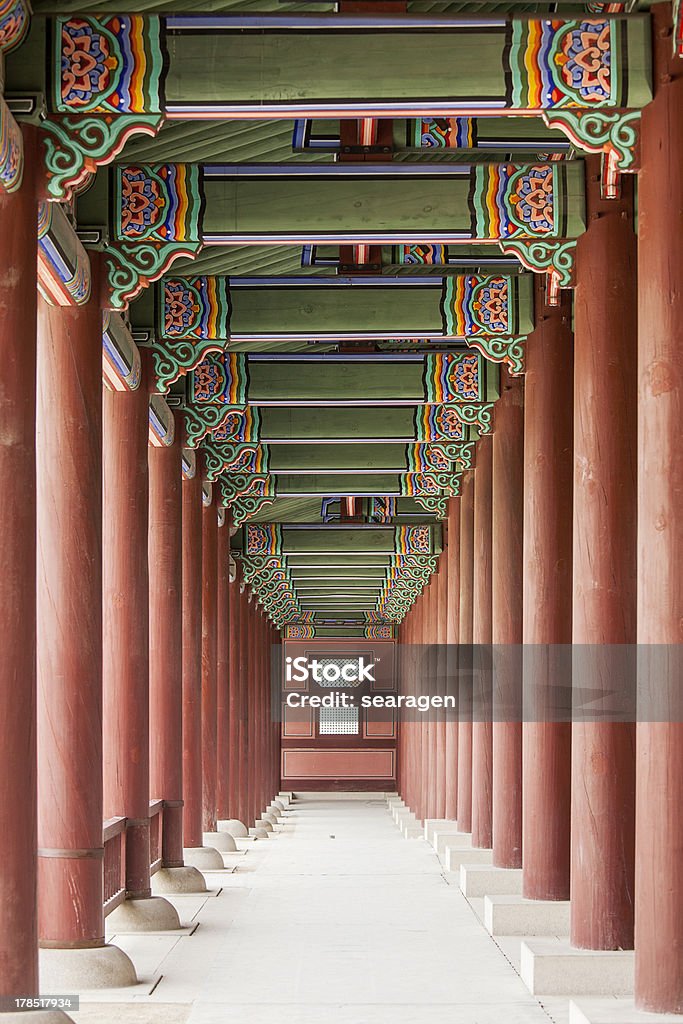 Colonnade no Palácio Gyeongbok, Royal - Foto de stock de Gyeongbokgung royalty-free