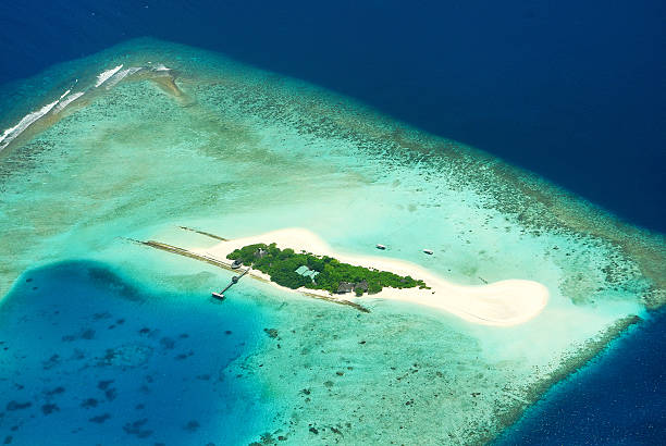 istock Tropical Maldivian island in Indian ocean 178518842