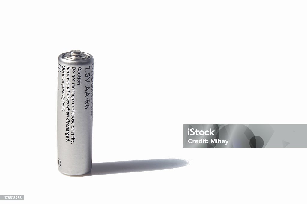 Bateria tamanho AA sobre branco - Foto de stock de Acima royalty-free