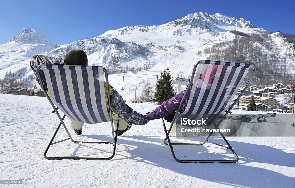 Aprés de esqui nas montanhas - Foto de stock de Adulto royalty-free