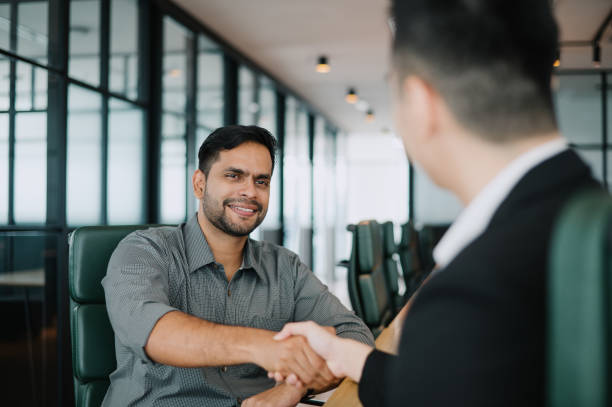 istock Success business people shake hands。 1785194058