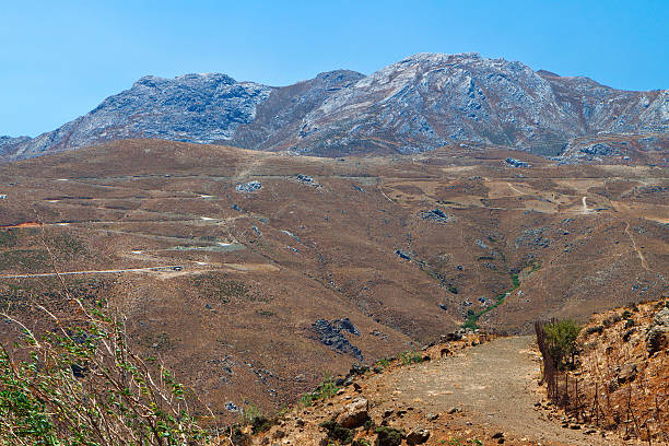 asterousia montanhas na ilha de creta, grécia - krete - fotografias e filmes do acervo