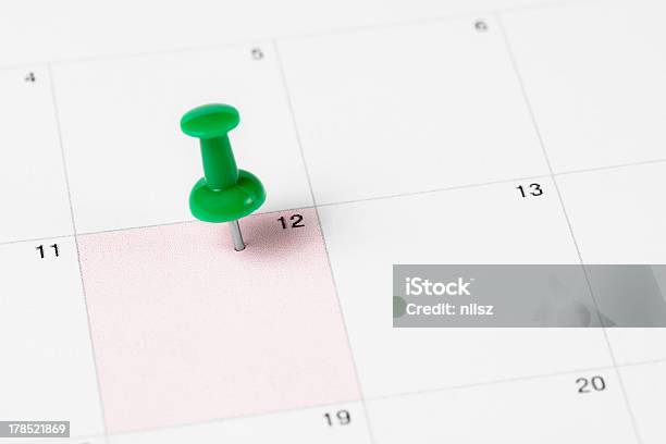 Foto de Calendário Com Pin e mais fotos de stock de A Data - A Data, Agenda pessoal, Calendário