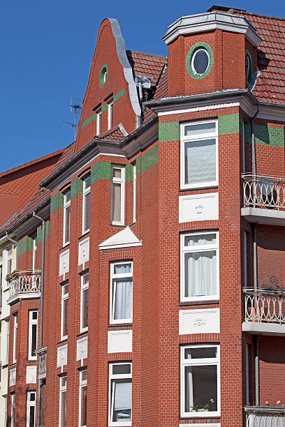 fasada budynku z apartement w kiel, niemcy - immobilienmarkt zdjęcia i obrazy z banku zdjęć