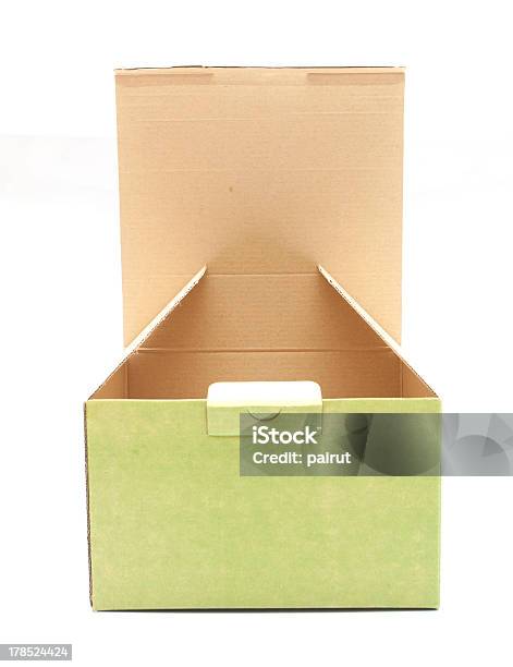 Kartonverpackung Square Brown Offene Deckel Isoliert Auf Weißem Hintergrund Stockfoto und mehr Bilder von Beige