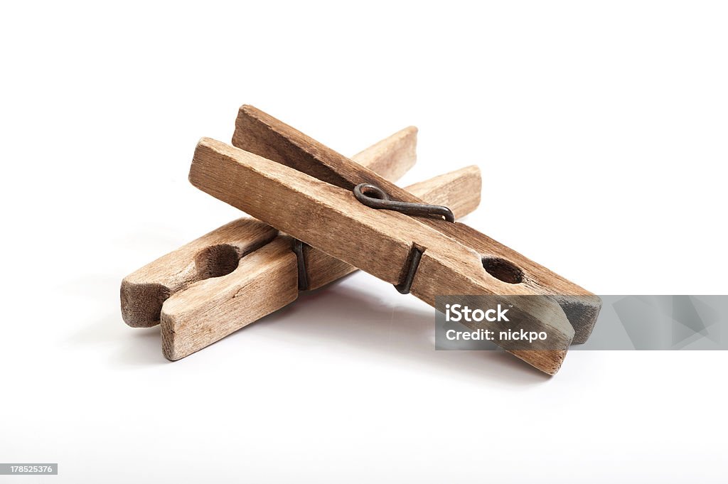 old wooden ropa clavijas - Foto de stock de Abrazadera libre de derechos