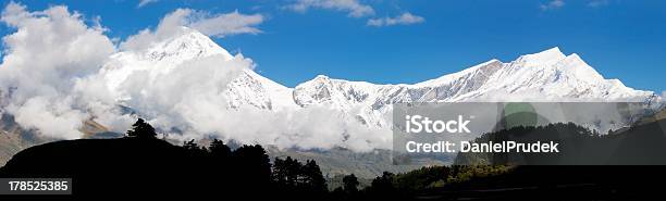 Vista Do Annapurna Himal Para Dhaulagiri - Fotografias de stock e mais imagens de Ao Ar Livre - Ao Ar Livre, Azul, Cadeia de Montanhas