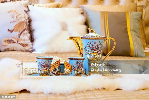 Chinês Conjunto De Bebidas Na Cama Para Celebr De Casamento - Fotografias de stock e mais imagens de Adulto