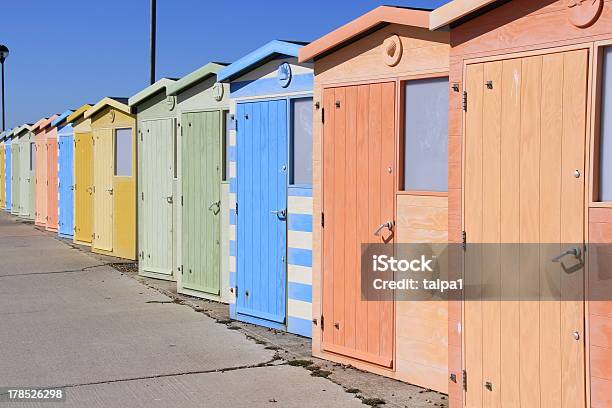 Bela Beachhouses - Fotografias de stock e mais imagens de Casa de Praia - Casa de Praia, Países Baixos, Amarelo