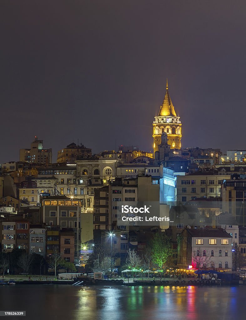 Ночной вид на Башню Галата, Стамбул, Турция - Стоковые фото Galata - Türkiye роялти-фри