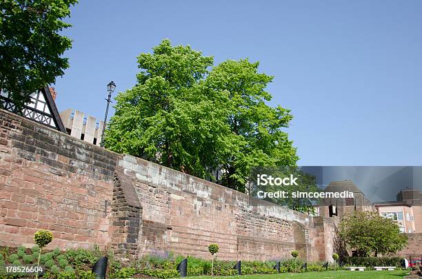 Photo libre de droit de Old Des Murs Romains De Chester Dans La Ville De banque d'images et plus d'images libres de droit de Angleterre - Angleterre, Chester - Cheshire, Espace texte