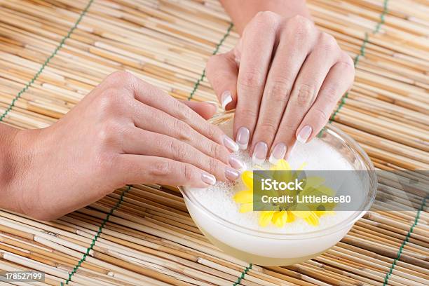 Foto de Manicure e mais fotos de stock de Adulto - Adulto, Amimar, Artigos de Toucador