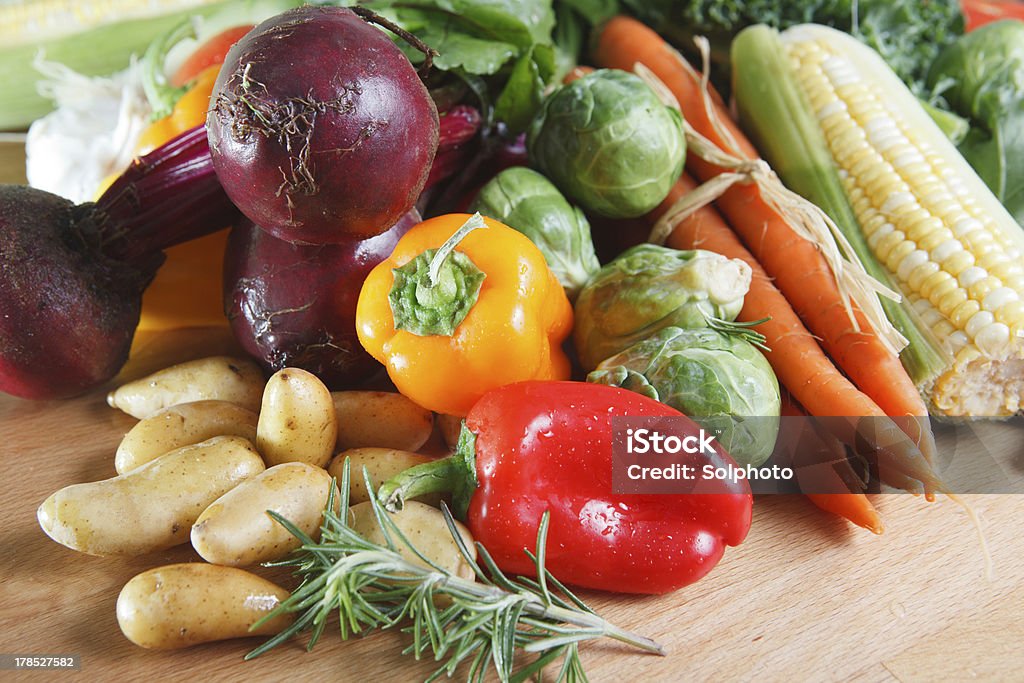 Asortyment świeżych warzyw - Zbiór zdjęć royalty-free (Bez ludzi)