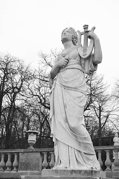 istock Statue on the streets of Paris 178527874