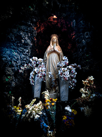 This holy statue of Mary is a medium for pilgrimage to the place of prayer for the majority of Catholics