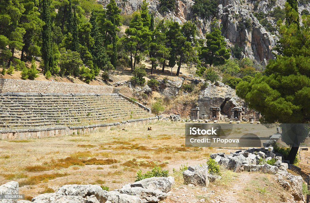 Ruínas do estádio em Delfos, Grécia - Foto de stock de Anfiteatro royalty-free