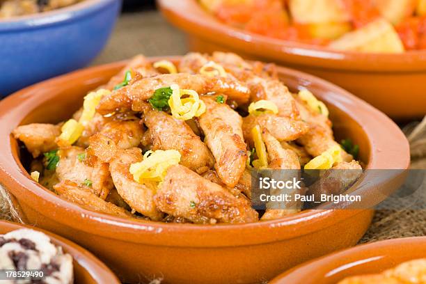 Pollo Al Limón Con Ajo - Fotografie stock e altre immagini di Al ajillo - Al ajillo, Carne di pollo, Aglio - Alliacee
