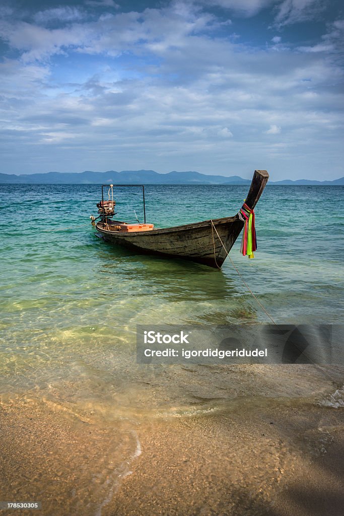 Asiatisches Langboot nahe Phuket, Thailand - Lizenzfrei Abenteuer Stock-Foto