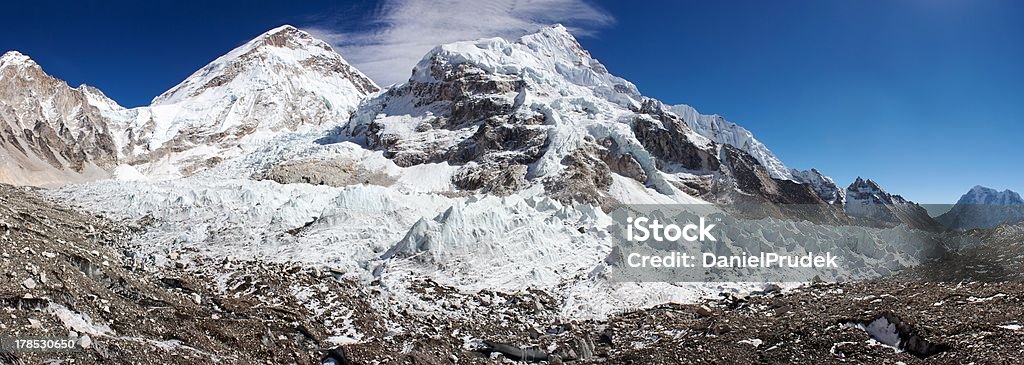 Vista panorâmica do Everest, Nuptse, glacier e gelo-fall khumbu - Foto de stock de Cachoeira Congelada royalty-free