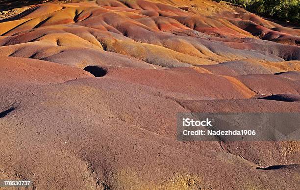 Chamarel Sieben Farbige Earths In Mauritius Stockfoto und mehr Bilder von Abstrakt - Abstrakt, Anhöhe, Ausgedörrt