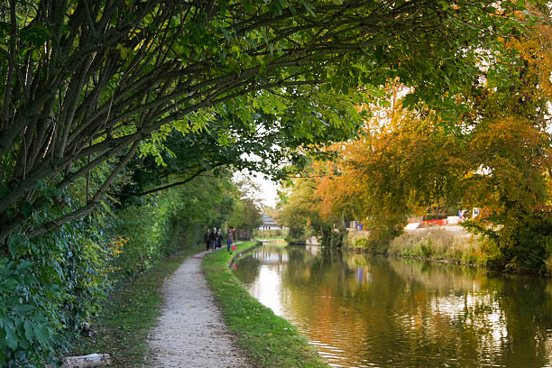 istock grand union canal autumn berkhamsted uk 178532567