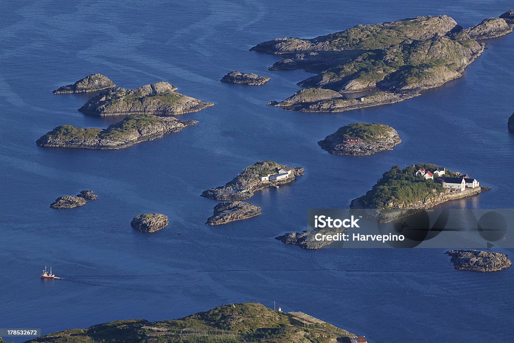 Los islotes en Lofoten - Foto de stock de Aire libre libre de derechos
