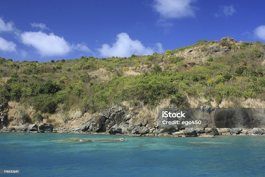 Águas cristalinas e ilha tropical - Foto de stock de Azul royalty-free