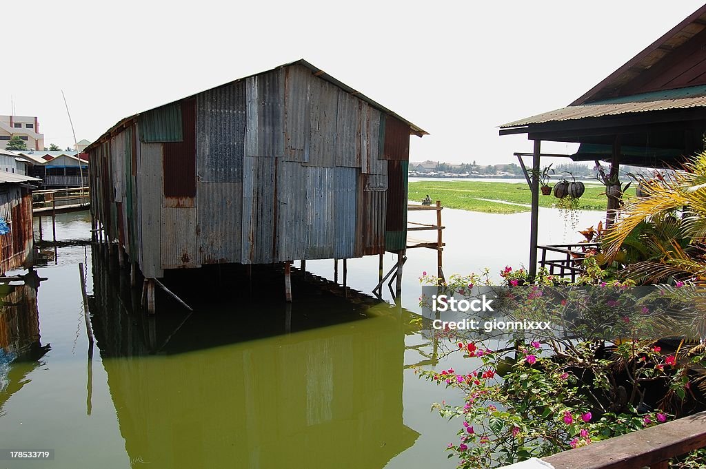 Stosy-mieszkania na Boeung Kak lake, Phnom Penh Kambodża - Zbiór zdjęć royalty-free (Bagno)