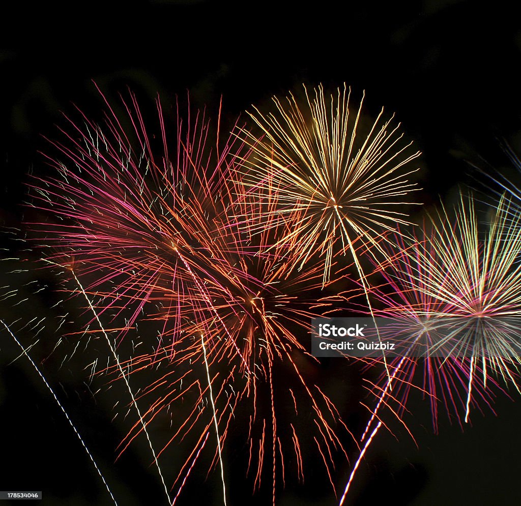 Explosão de fogos de artifício - Foto de stock de Amarelo royalty-free