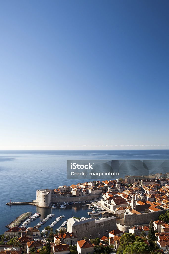 Vista sul porto di città vecchia di Dubrovnik - Foto stock royalty-free di Acqua