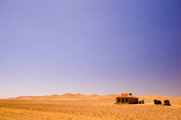 istock House of Midnight Oil 178535826