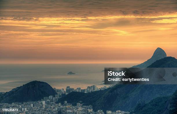 Rio De Janeiro Hills - Fotografias de stock e mais imagens de Amarelo - Amarelo, Ambiente dramático, América do Sul