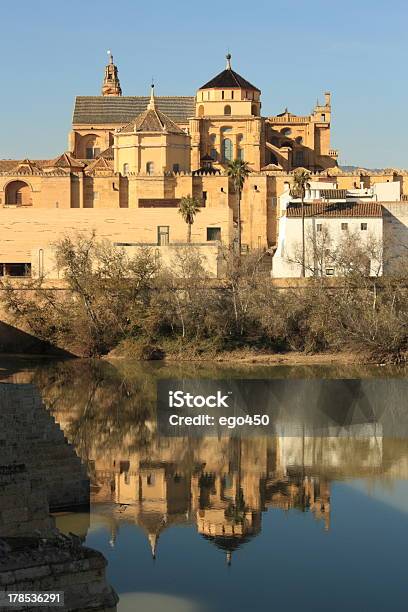 Foto de Cidade De Córdoba Espanha e mais fotos de stock de Andaluzia - Andaluzia, Arabesco - Estilo, Arcaico