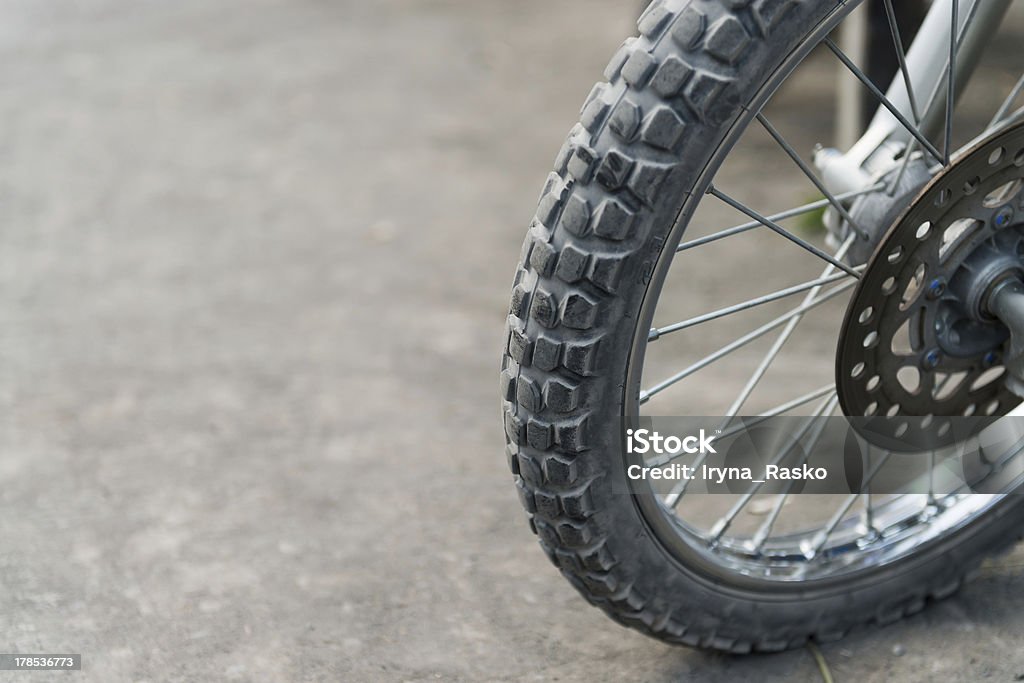 Off-road-Motorrad tires. - Lizenzfrei Rad Stock-Foto