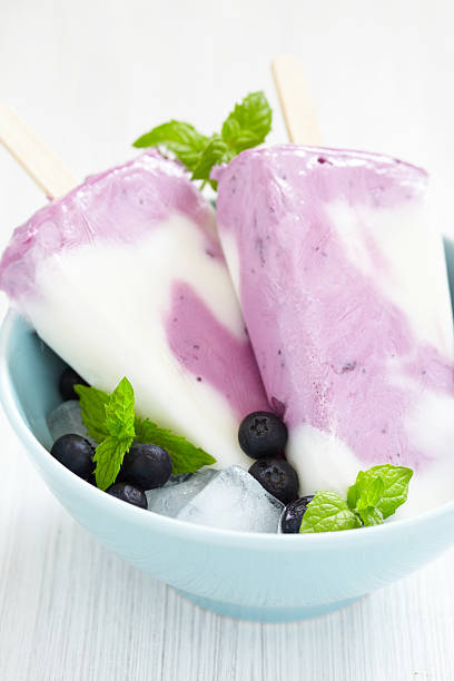 istock Blueberry yogurt ice cream popsicle 178536869