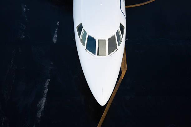 Cabine de Piloto de avião a jato comercial janelas, foto de cima - foto de acervo