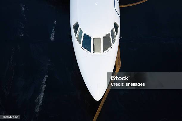 Negócio Jet Piloto Cabine Windows Fotografado A Partir De Cima - Fotografias de stock e mais imagens de Jato da Empresa