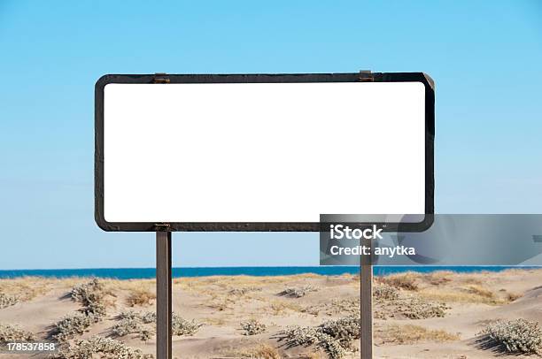 Biały Billboard - zdjęcia stockowe i więcej obrazów Billboard - Billboard, Plaża, Pustka