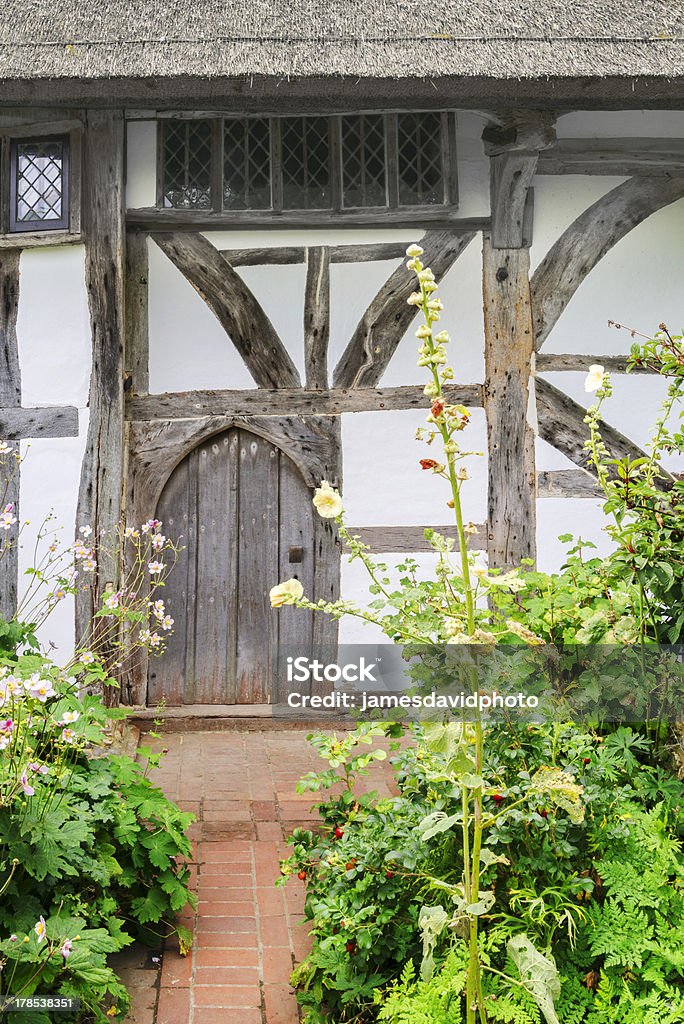 cottage an old cottage in a sussex village Building Exterior Stock Photo