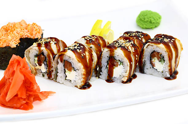 분재 롤 - sashimi sushi salad sea 뉴스 사진 이미지
